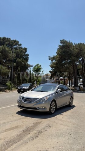 Hyundai Sonata-1