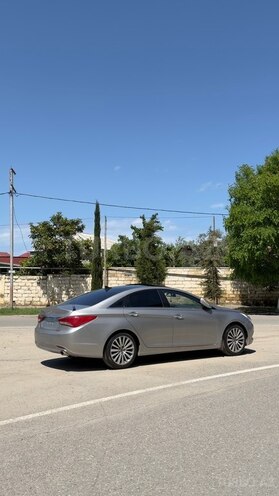 Hyundai Sonata-5