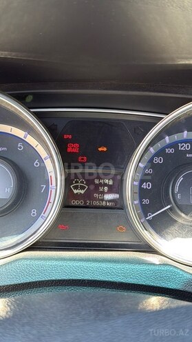 Hyundai Sonata-11