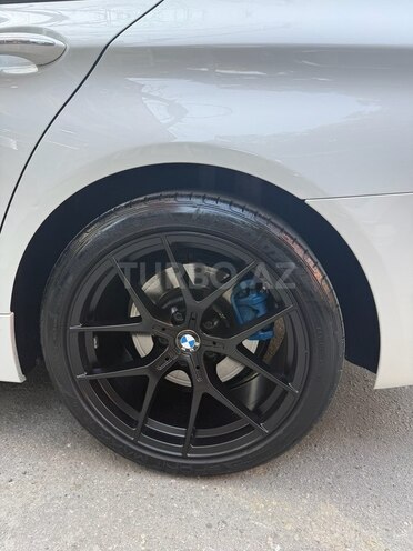 BMW 528-9