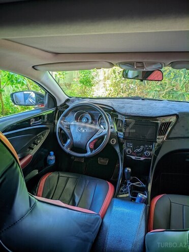 Hyundai Sonata-5