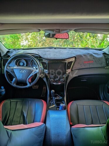 Hyundai Sonata-6