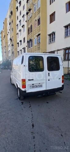 Ford Transit-5