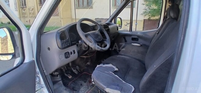 Ford Transit-10