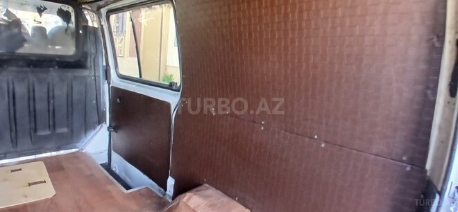 Ford Transit-9
