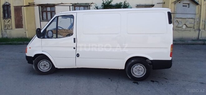 Ford Transit-7