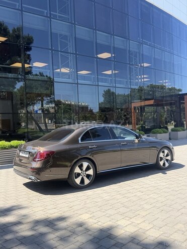 Mercedes E 300-7