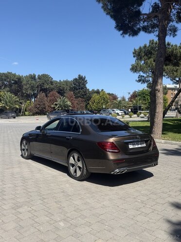 Mercedes E 300-8