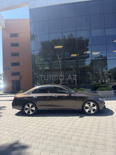 Mercedes E 300-10