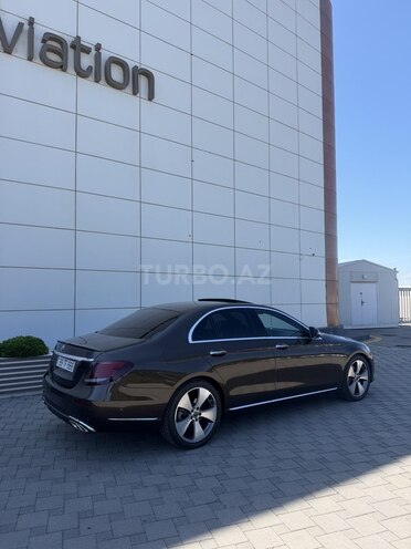 Mercedes E 300-5