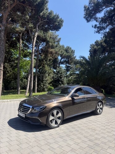 Mercedes E 300-13