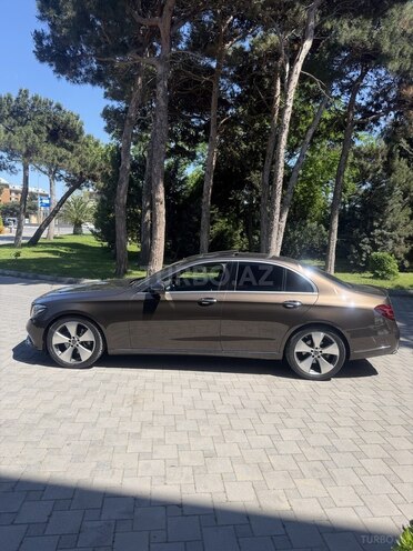 Mercedes E 300-16