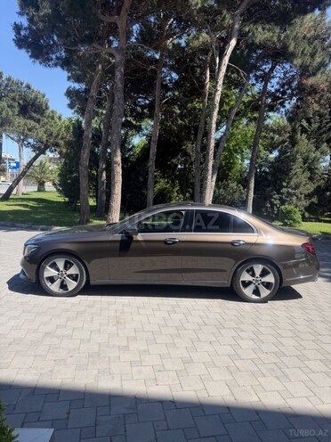 Mercedes E 300-17