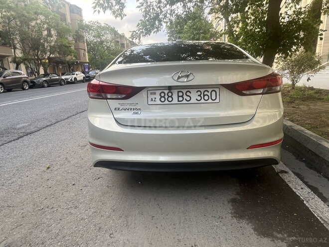 Hyundai Elantra-5
