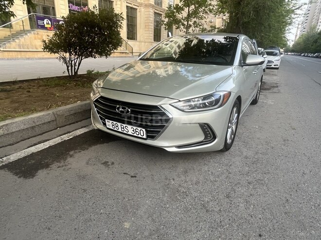 Hyundai Elantra-2