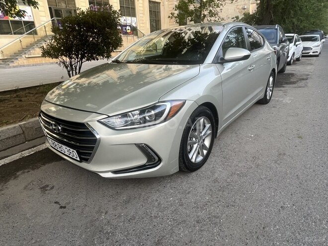 Hyundai Elantra-4