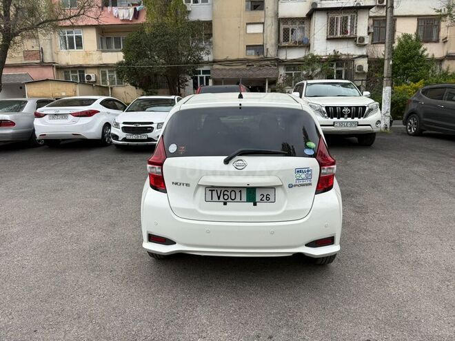 Nissan Note-2