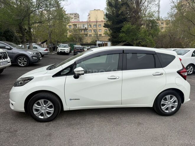 Nissan Note-9