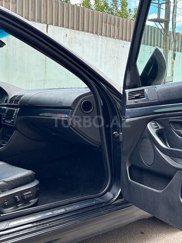 BMW 530-12