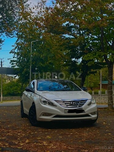 Hyundai Sonata-2