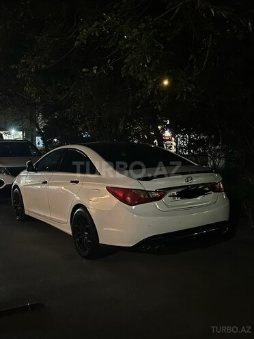 Hyundai Sonata-4