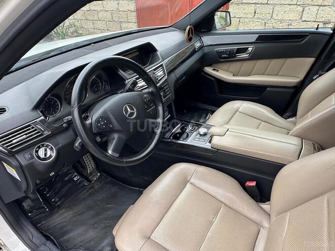 Mercedes E 350-11