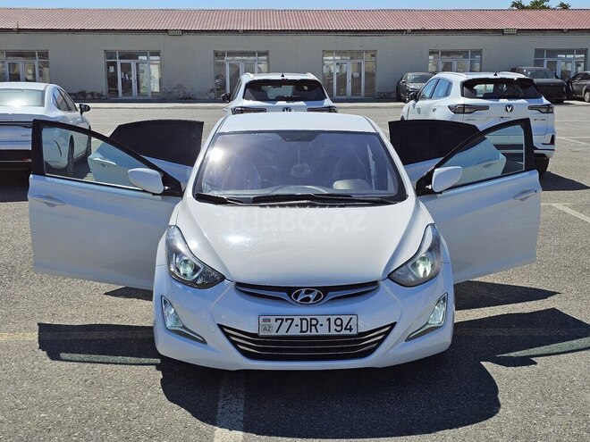 Hyundai Elantra-1