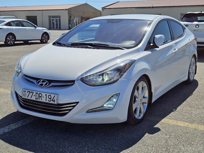 Hyundai Elantra-11