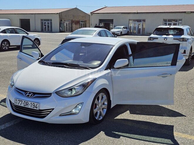 Hyundai Elantra-15