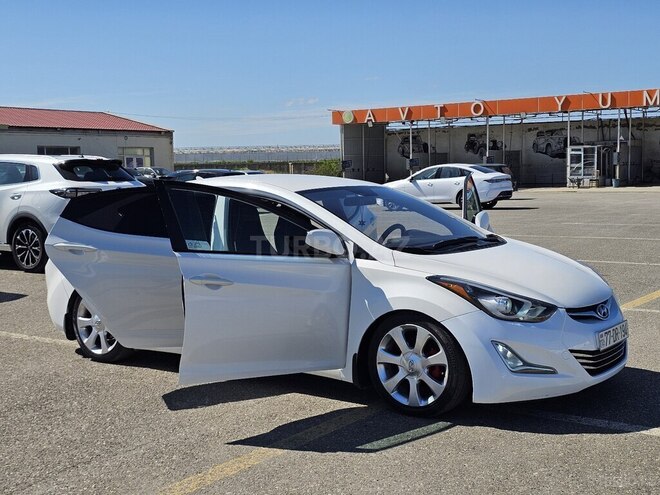 Hyundai Elantra-17