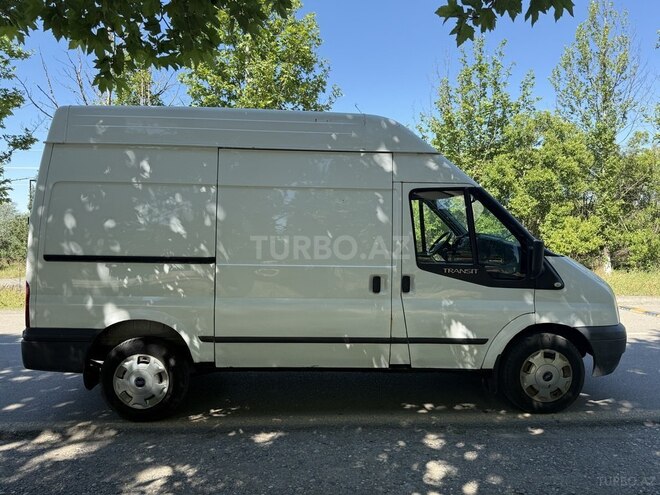 Ford Transit-3