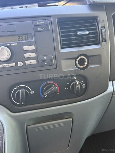 Ford Transit-6