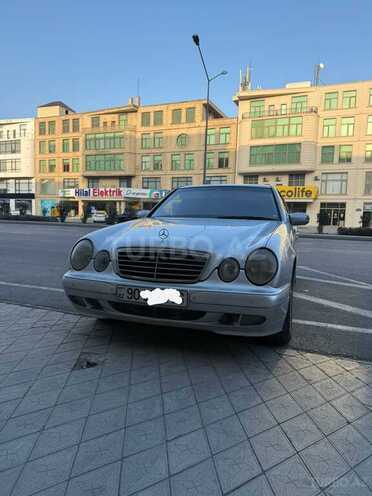 Mercedes E 270-10
