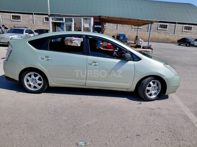 Toyota Prius-3