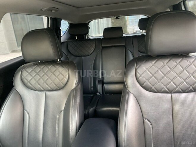 Hyundai Santa Fe-12