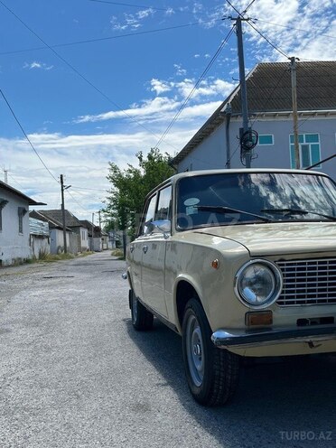 LADA (VAZ) 21011-4