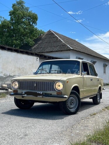 LADA (VAZ) 21011-1