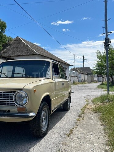 LADA (VAZ) 21011-3