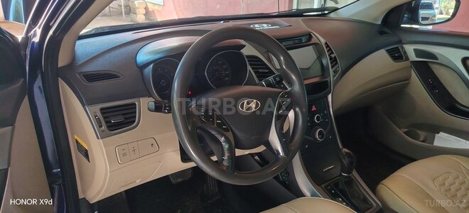 Hyundai Elantra-10