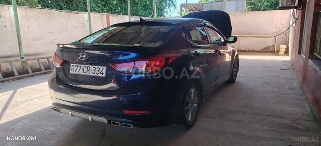 Hyundai Elantra-3