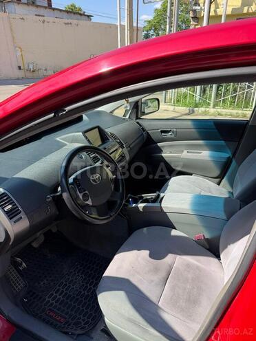Toyota Prius-5