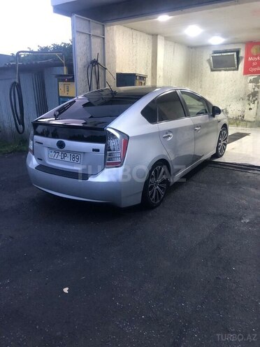 Toyota Prius-2