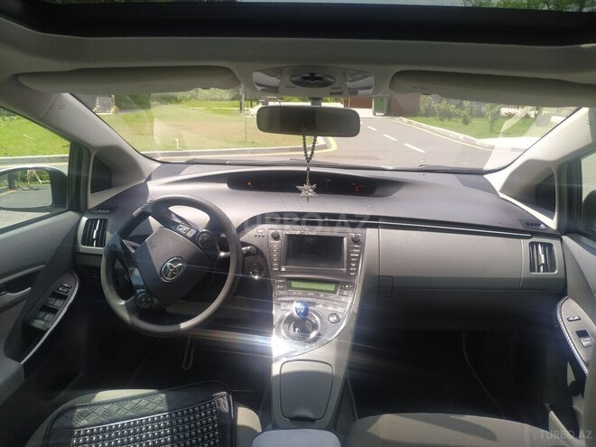 Toyota Prius-6