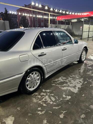 Mercedes C 230-11