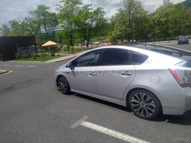 Toyota Prius-11