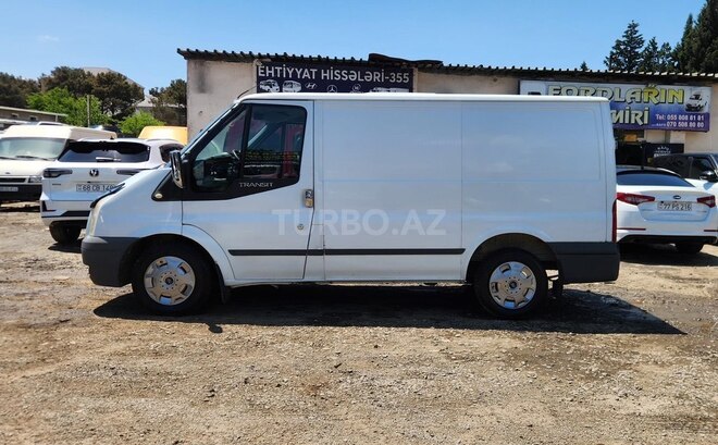 Ford Transit-5