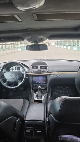 Mercedes E 270-2