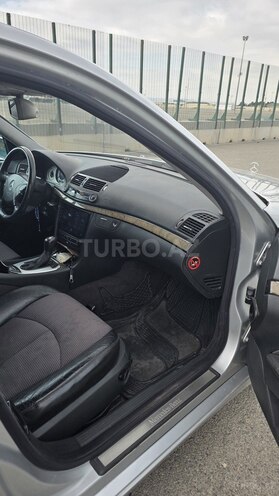 Mercedes E 270-10