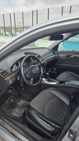 Mercedes E 270-8