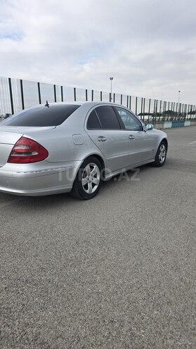Mercedes E 270-6